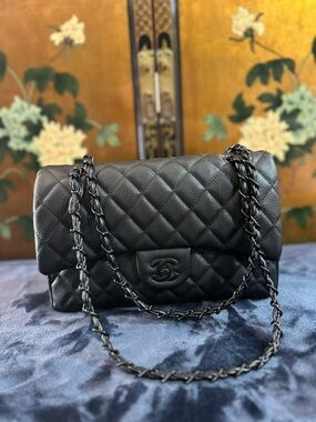 CHANEL Black Quilted Shoulder Bag with Chain Strap